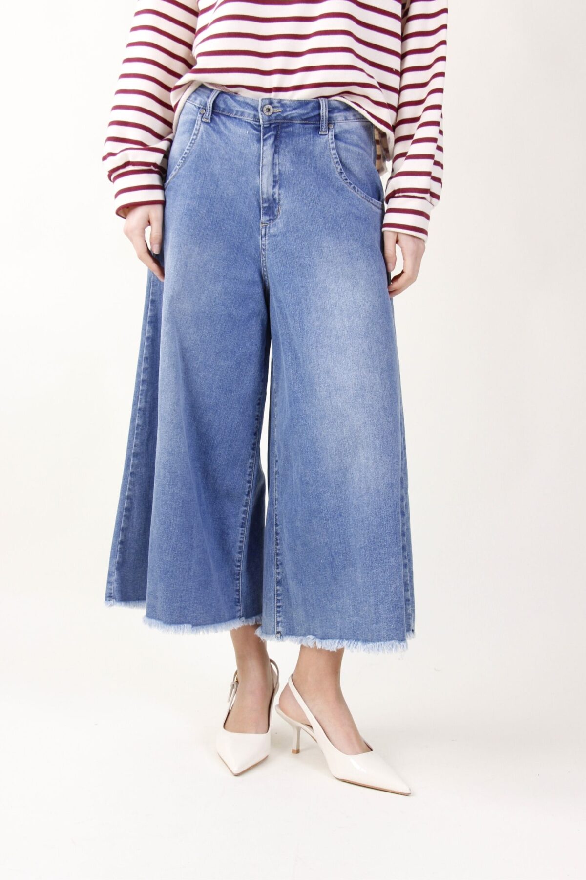 JEANS CROP ORLO SFRANGIATO