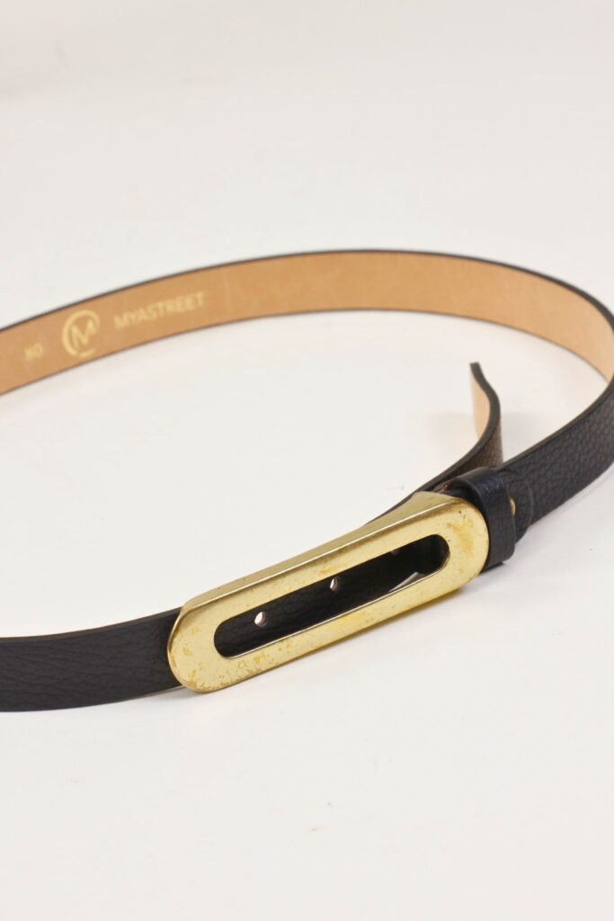 LEATHER BELT WITH ELONGATED BUCKLE 