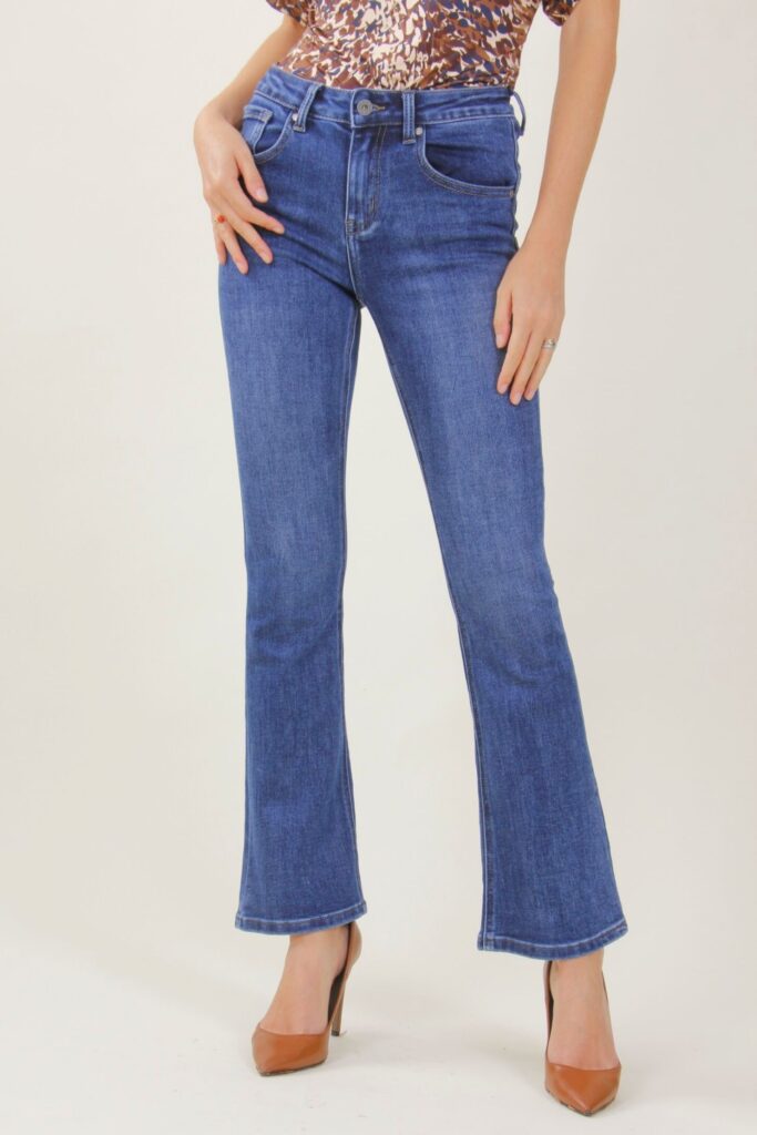 FLARED JEANS 