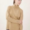 MAGLIA A COLLO ALTO CON TRECCINA LATERALE - Cognac, TU