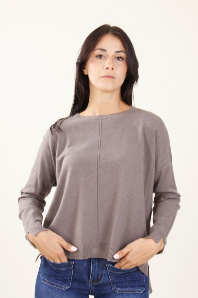 ROUND NECKLINE SWEATER WITH TWO FRONT LINES 