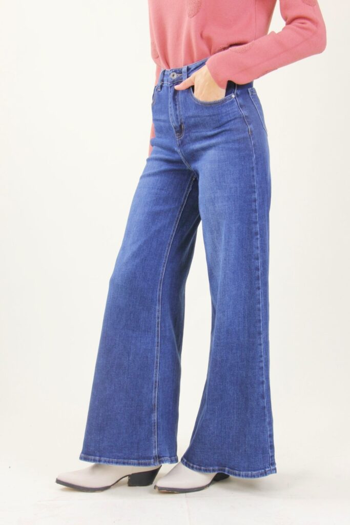 FLARED JEANS 