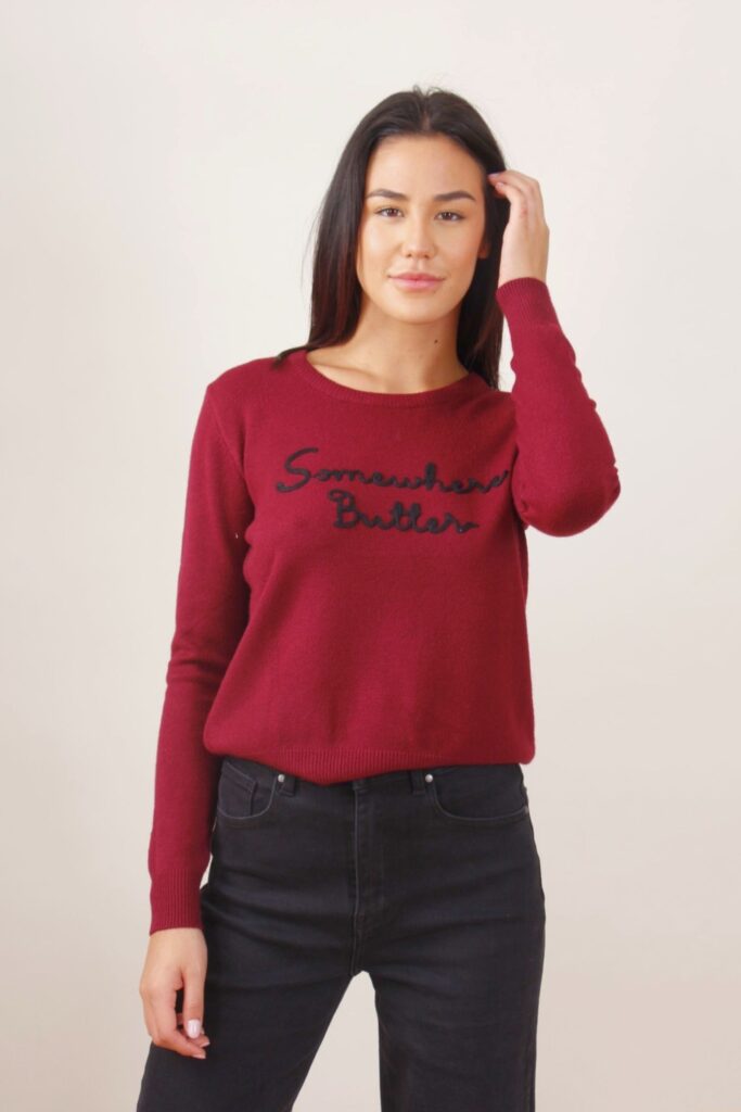 SWEATER EMBROIDERES LETTERING 