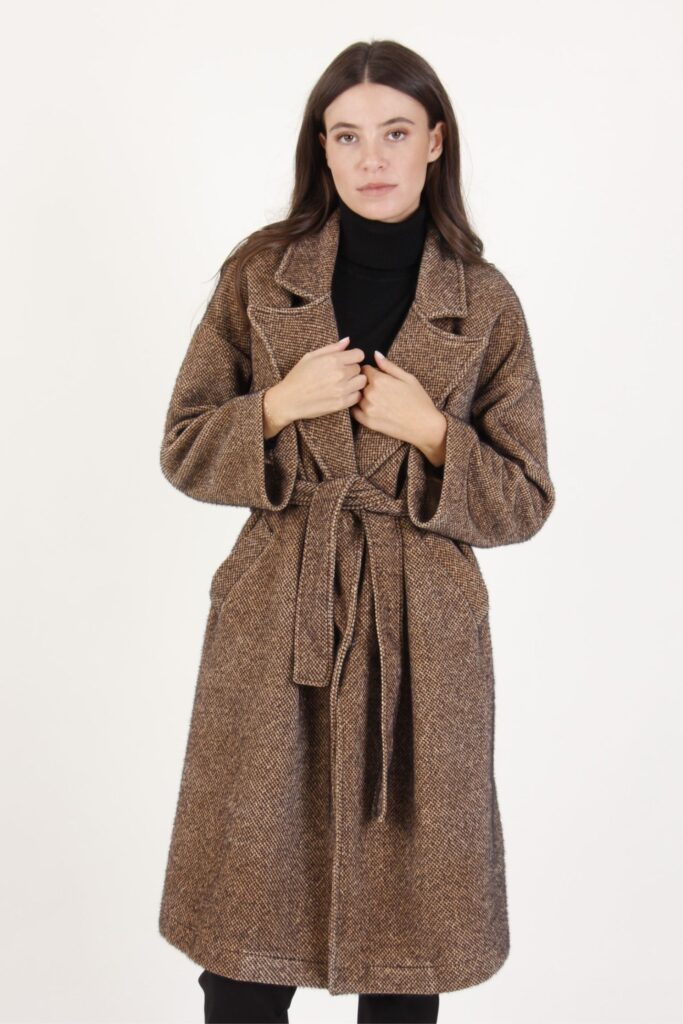 COAT WITH BELT 