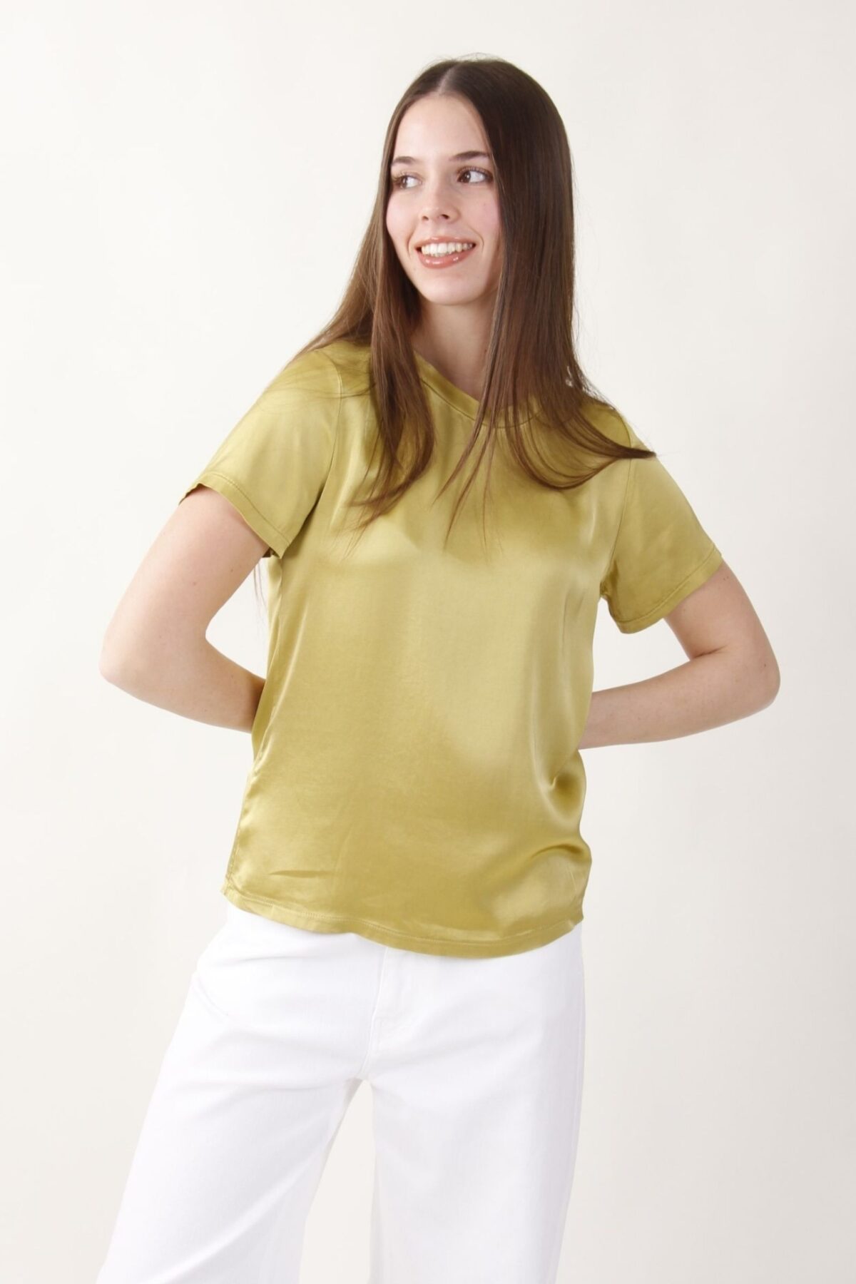 BLUSA SATIN A MANICHE CORTE