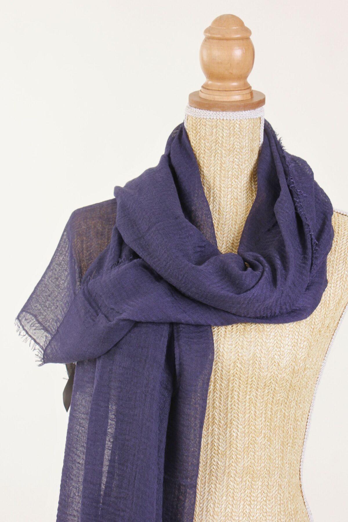 PASHMINA CON BORDI SFRANGIATI