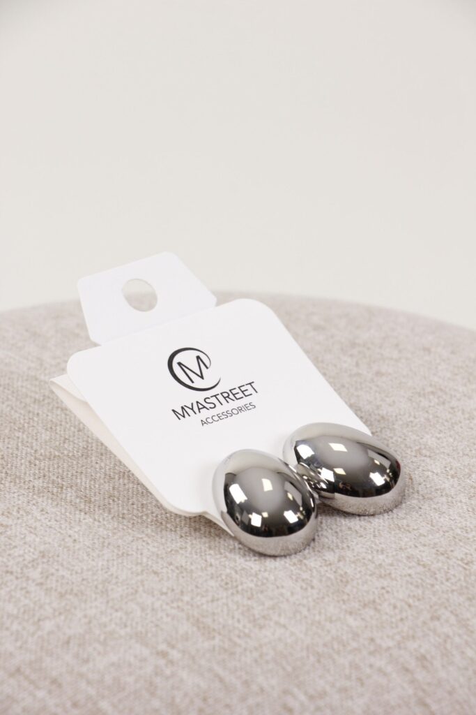 SILVER-TONE STUD EARRINGS 