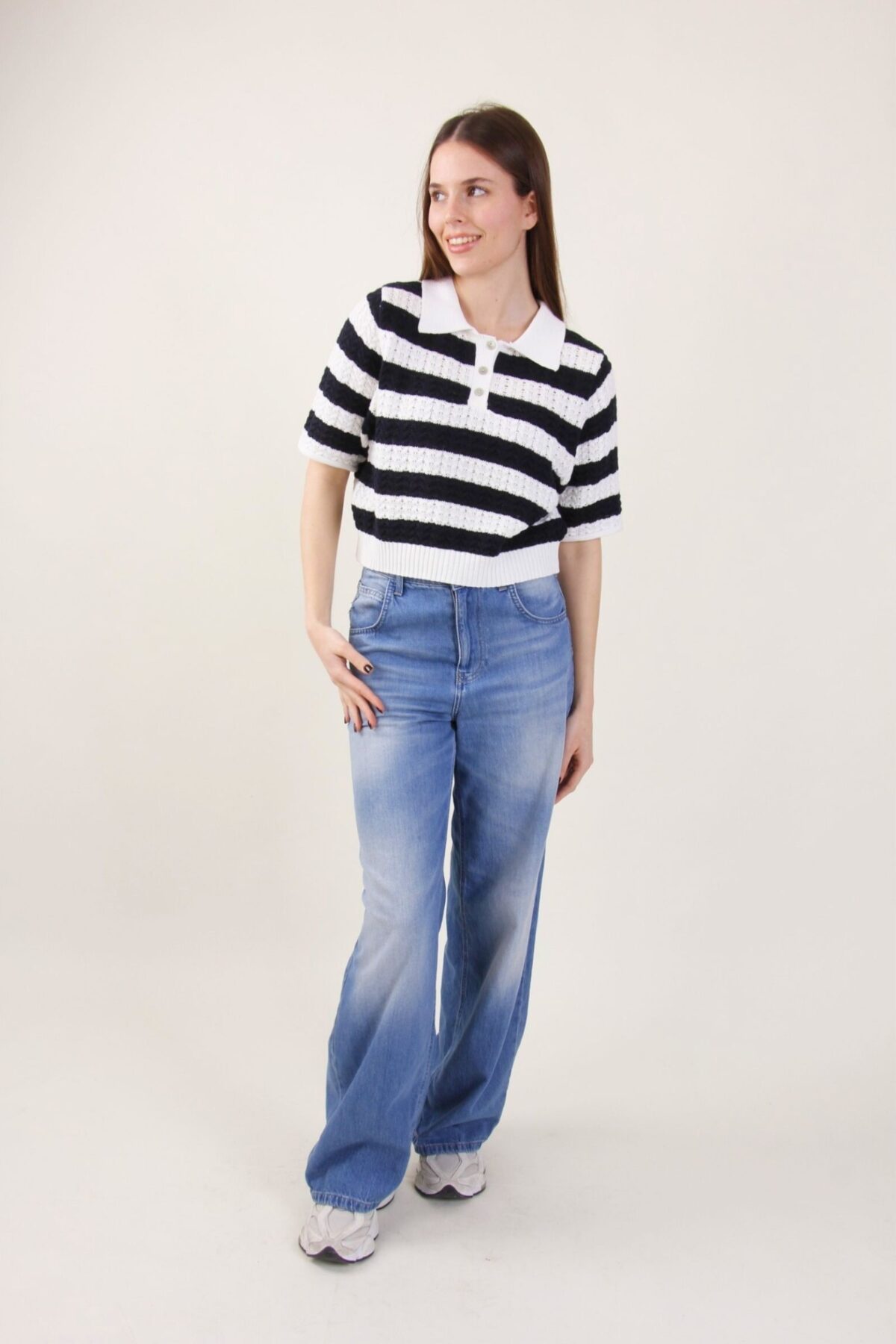 JEANS WIDE LEG CON PINCES SUL RETRO