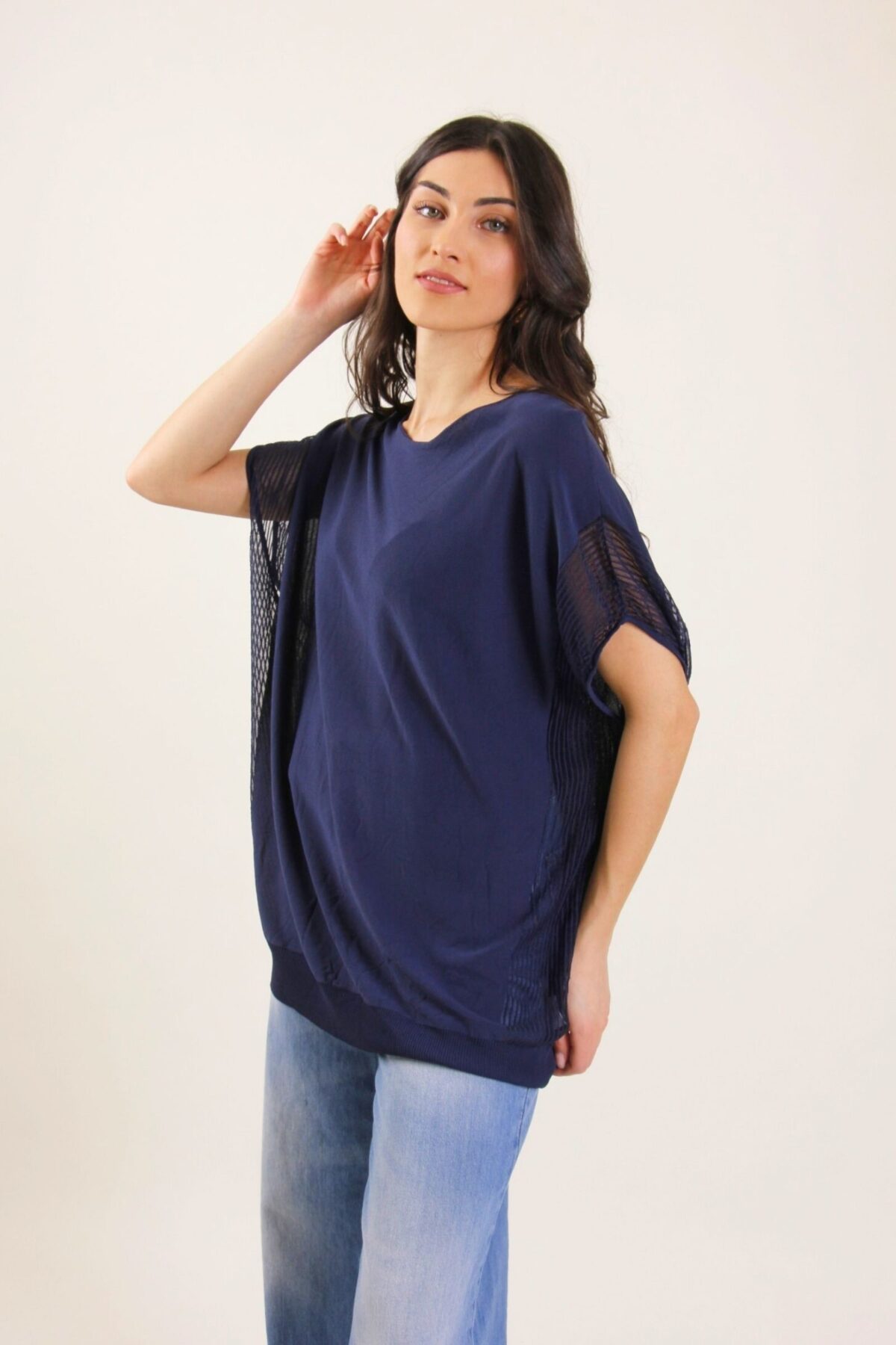 MAGLIA OVERSIZE CON TRASPARENZE LATERALI