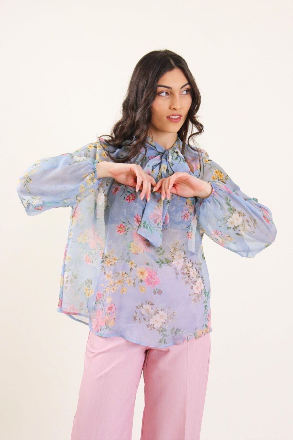 BLUSA FANTASIA FLOREALE CON FIOCCO